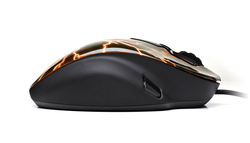 Illustration for article titled The World of Warcraft Gaming Mouse Gets a Legendary Downgrade